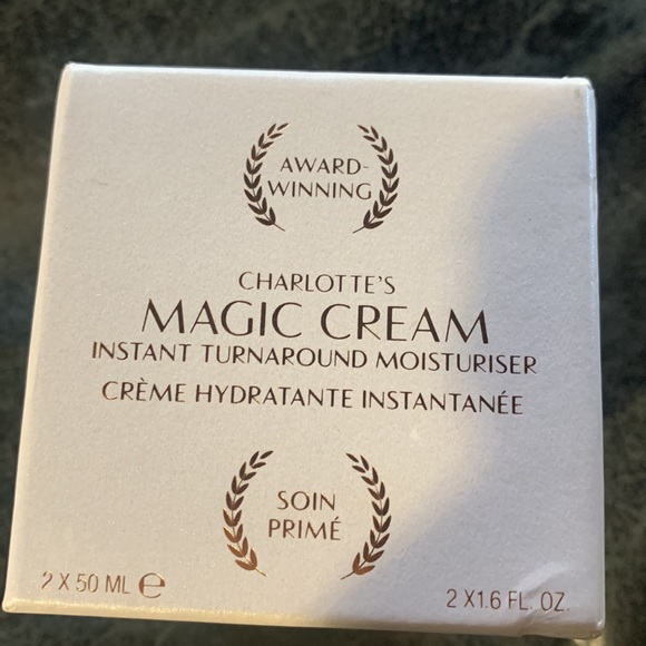 Charlotte Tilbury CHARLOTTE'S MAGIC CREAM & REFILL SET
LIMITED EDITION - Picture 11 of 13